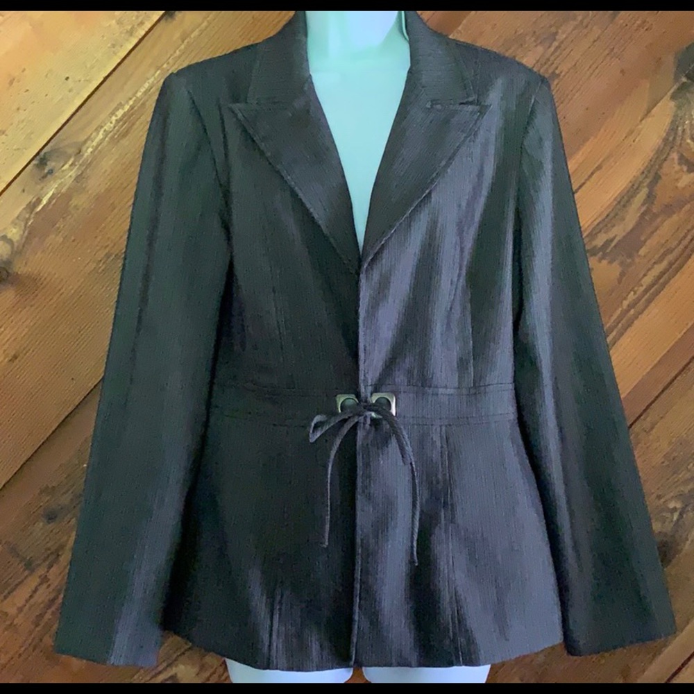 Scarlet Clothing Woman’s Grey Pinstriped Blazer